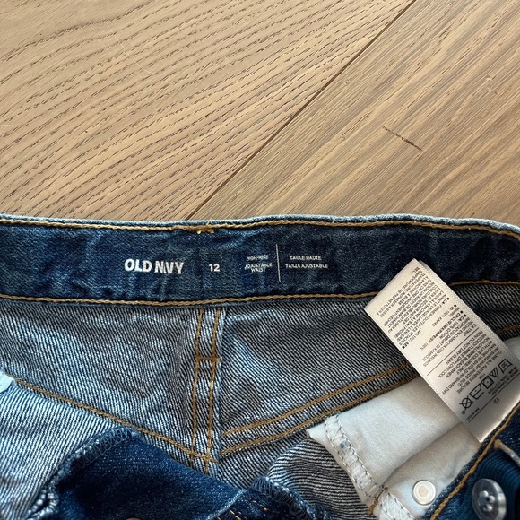 YOUTH - Old Navy denim shorts.  Mint condition.  Size 12 youth - Picture 3 of 3